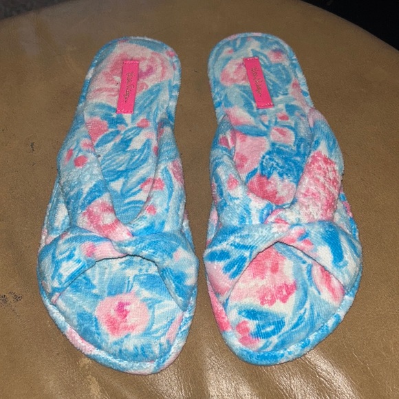 Lily putting - Picture 1 of 4